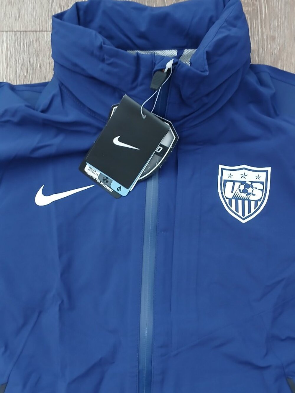 NWT NIKE STORM-FIT HYPERSHIELD LIGHT RUNNING TEAM USA SOCCER JACKET WOMENS LARGE